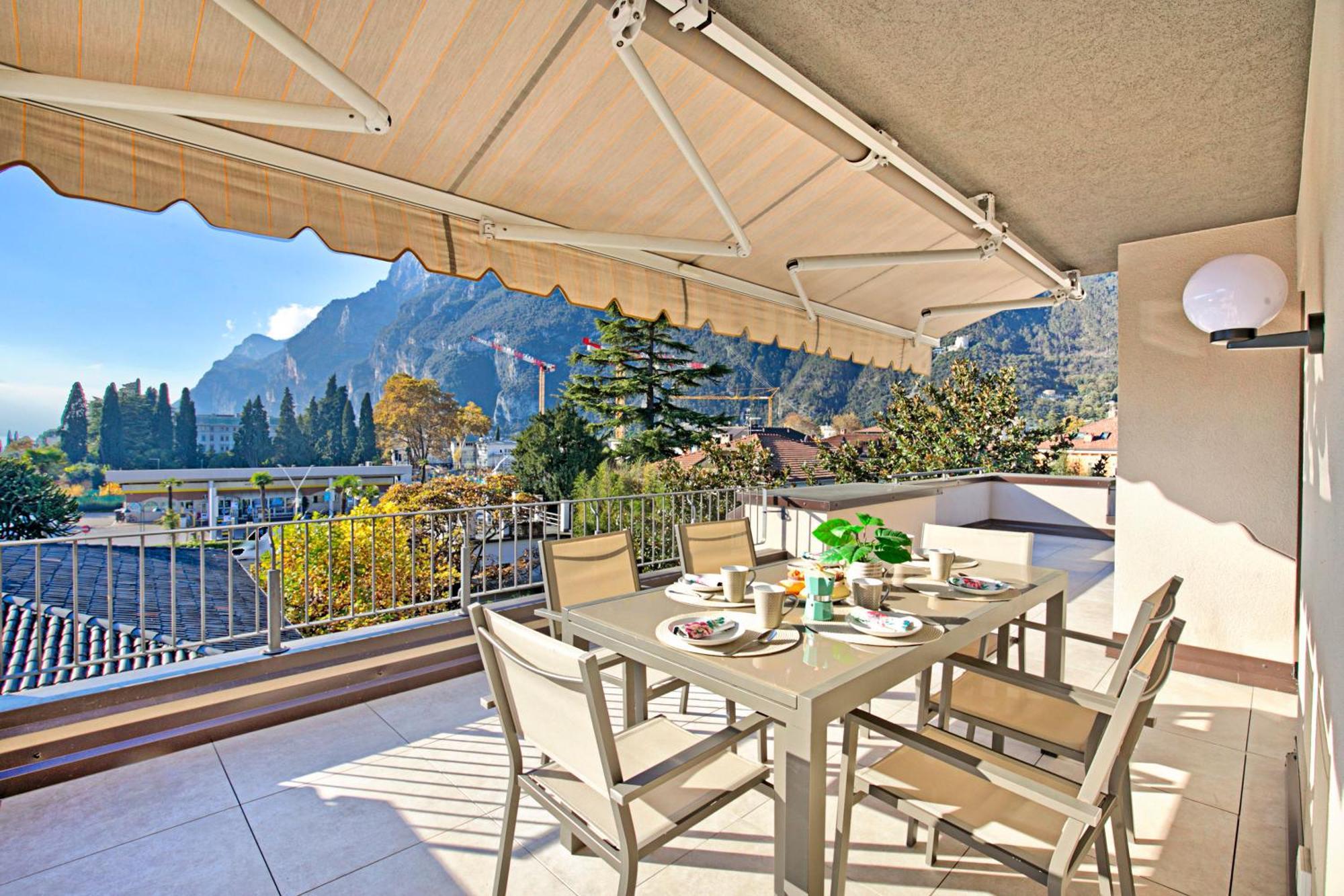 Antares150M From The Lake - Happy Rentals Riva del Garda Exterior photo