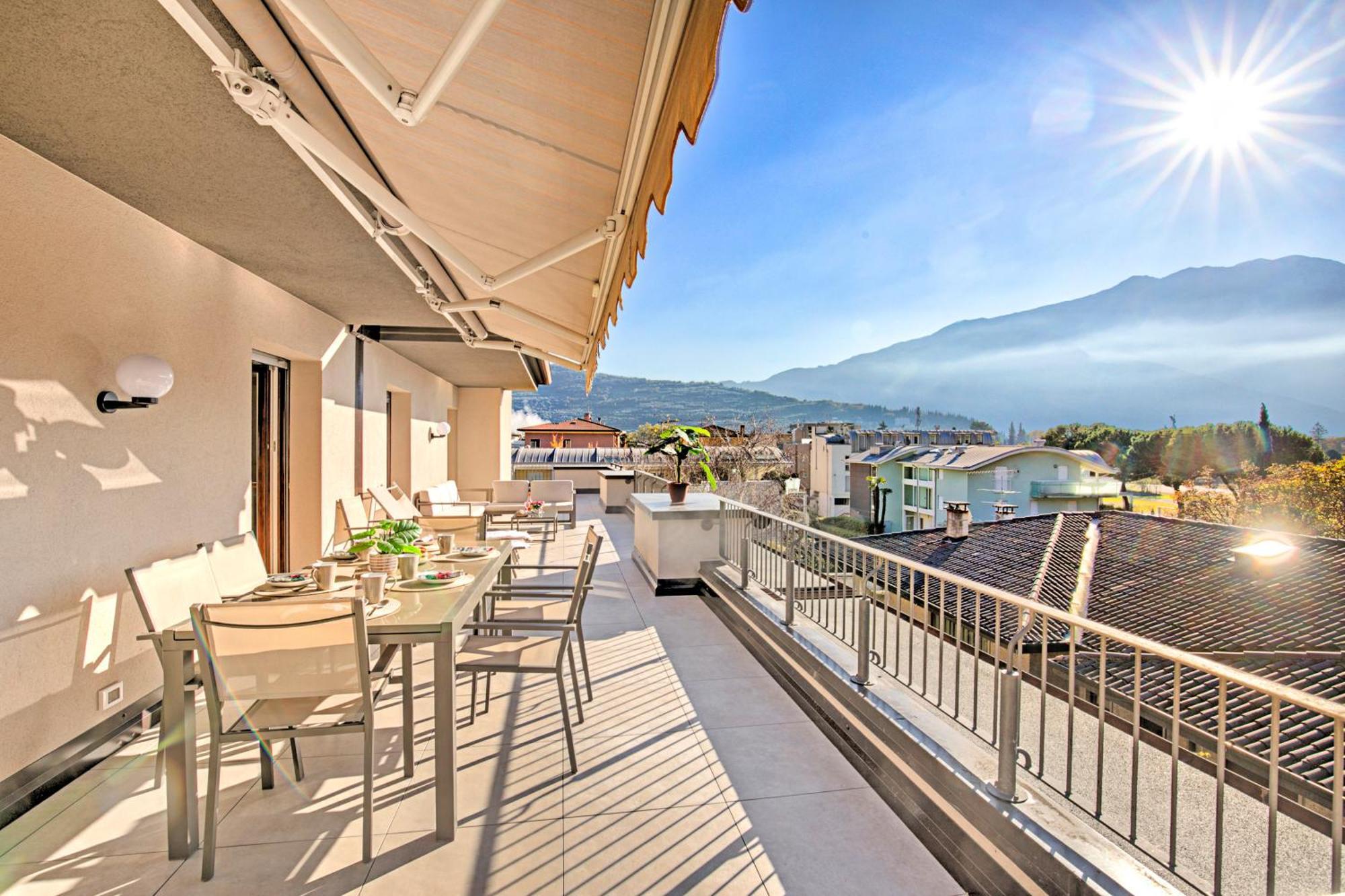 Antares150M From The Lake - Happy Rentals Riva del Garda Exterior photo